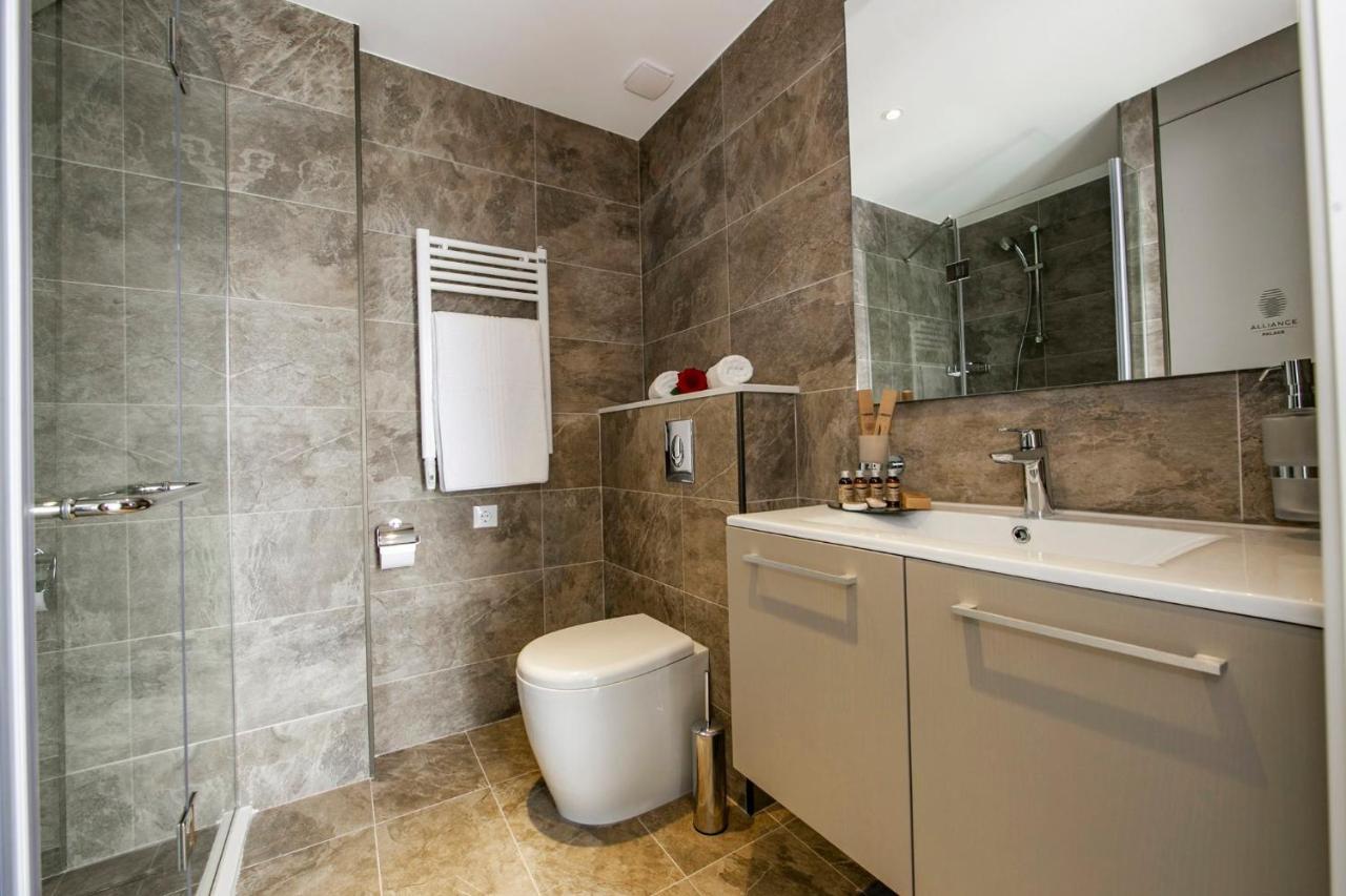 Apartments In Alliance Batumi Exterior photo